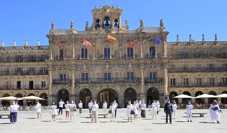 Foto 2 - La Sociedad de Turismo y los gu&iacute;as oficiales de Salamanca trabajar&aacute;n conjuntamente para reactivar ...