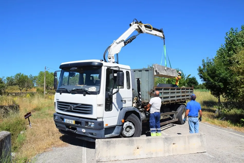 Foto 5 - La reapertura de la frontera se hizo de rogar casi hasta el mediod&iacute;a en Aldea del Obispo  