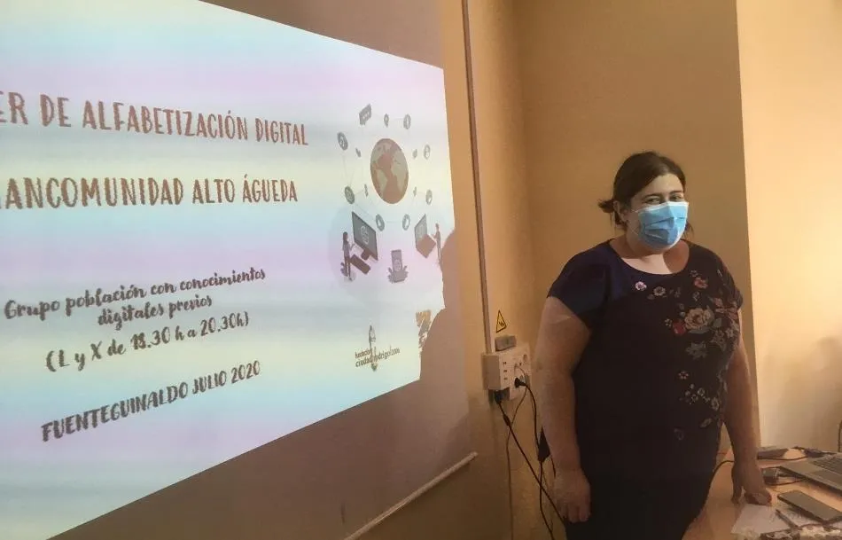Foto 3 - En marcha el taller de alfabetizaci&oacute;n digital de la Mancomunidad Alto &Aacute;gueda con 15 alumnos  