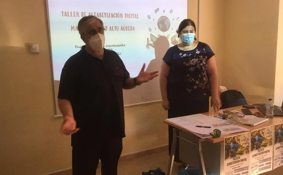 Foto 5 - En marcha el taller de alfabetizaci&oacute;n digital de la Mancomunidad Alto &Aacute;gueda con 15 alumnos  