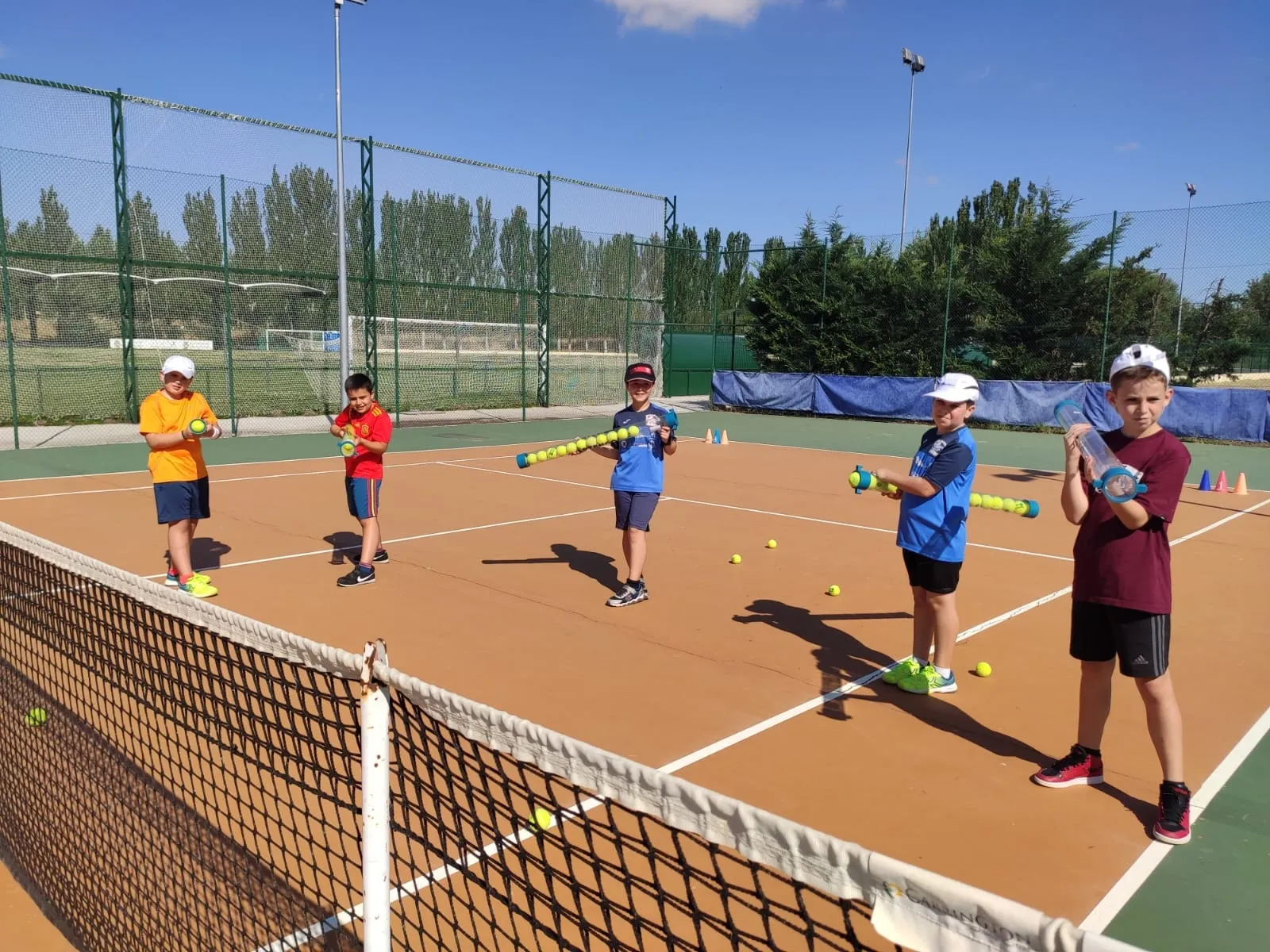 Foto 2 - El tenis no para ni en verano gracias al Club de Tenis Alba de Tormes