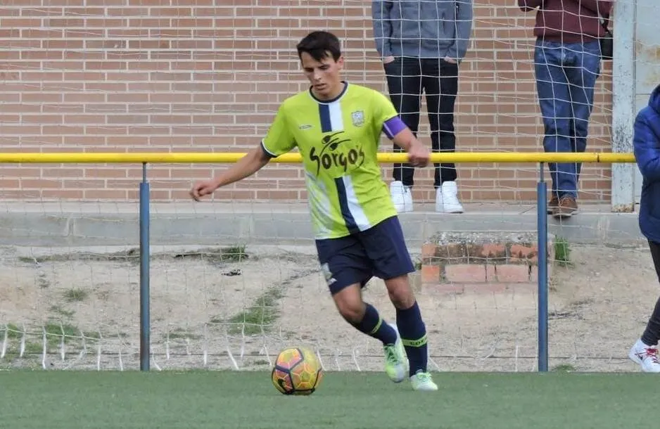 El Ciudad Rodrigo CF ficha al salmantino Santi Pineda  
