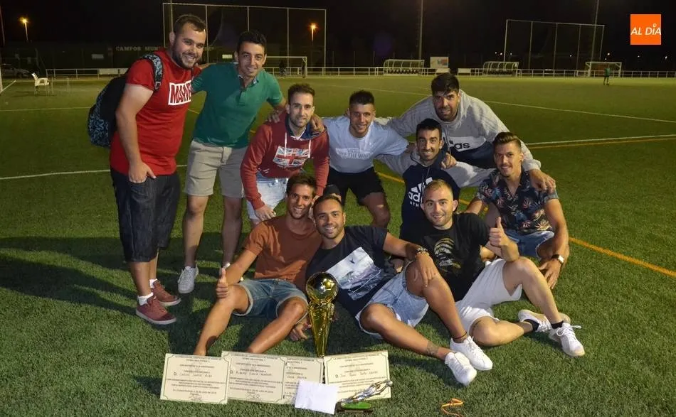 Kiosko de Esteban, campeón del Torneo del año pasado