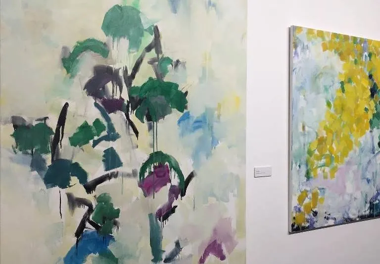 Foto 2 - Manuel Benito ofrece "un soplo de alegr&iacute;a" a la sala de exposiciones de La Salina