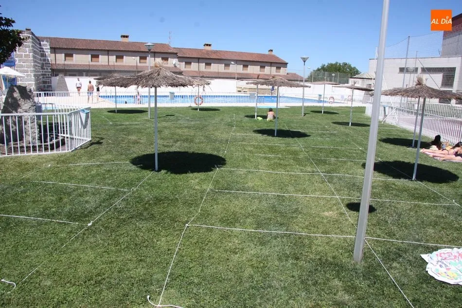 Foto 3 - Limpieza, higiene y distanciamiento, normas prioritarias en las piscinas de Aldead&aacute;vila  