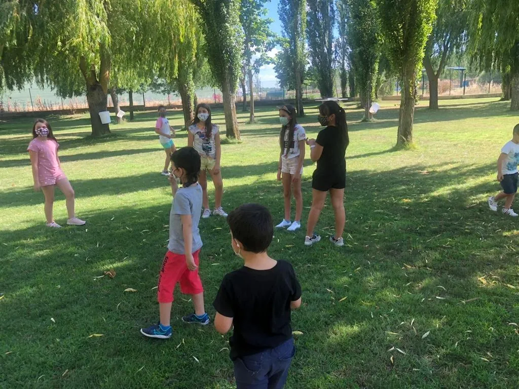 Los más pequeños se divierten en la ludoteca del Ayuntamiento de Alba de Tormes