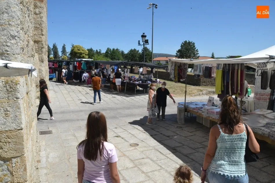 Foto 4 - Retorna el mercadillo sabatino iniciando la nueva normalidad con nuevo emplazamiento  