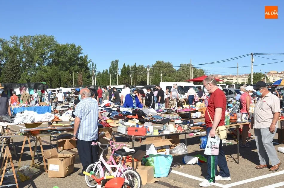 Foto 2 - El Rastro de Salamanca reabre con &eacute;xito de p&uacute;blico