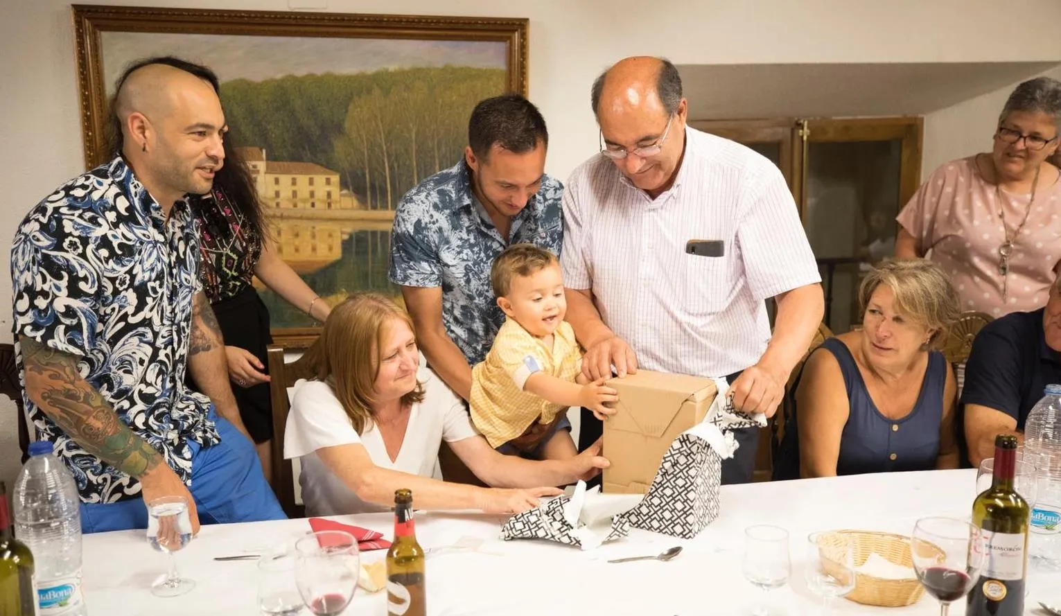 Familiares y amigos de Andrés García le dan una fiesta sorpresa por su jubilación  
