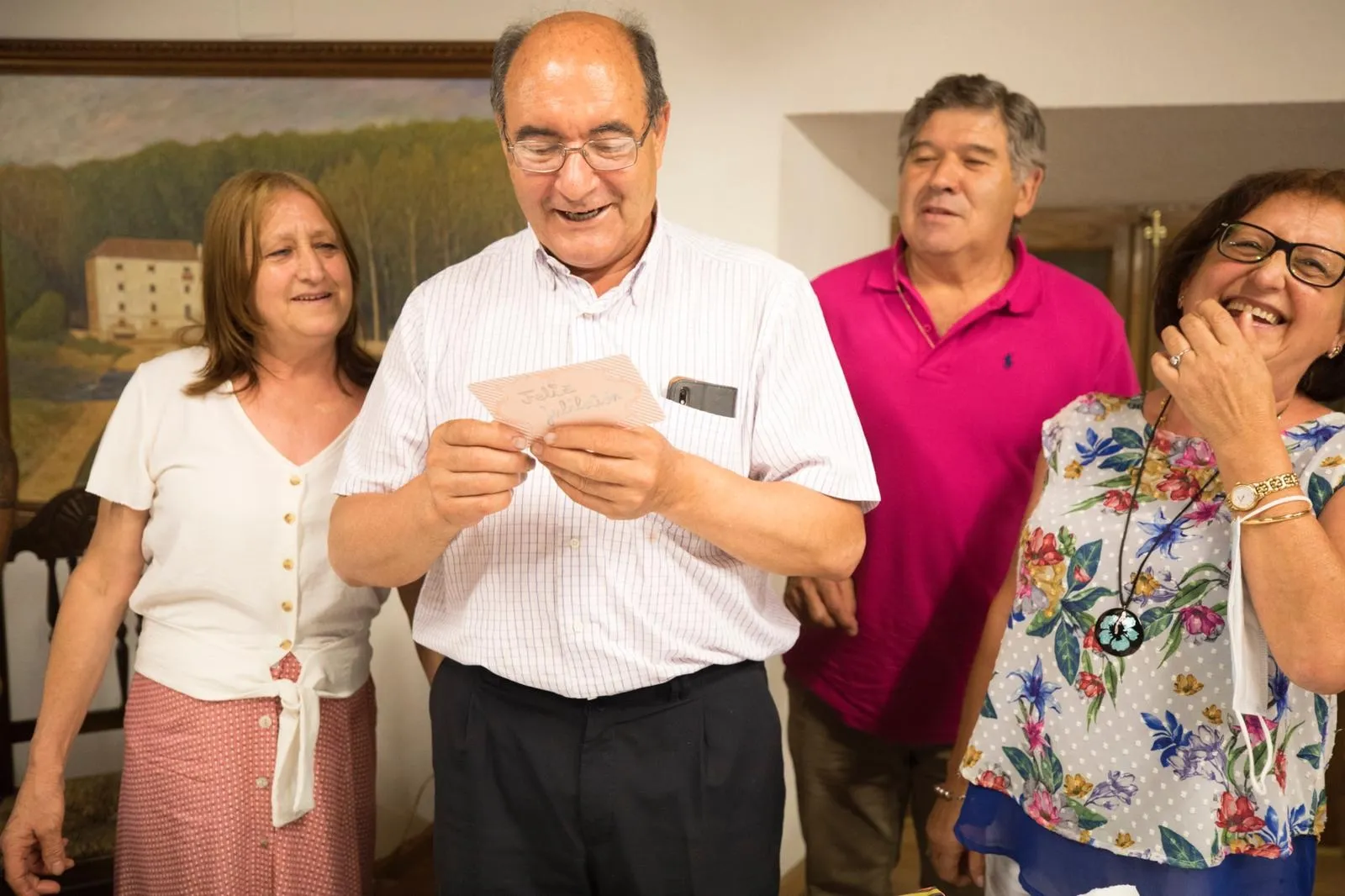 Foto 4 - Familiares y amigos de Andr&eacute;s Garc&iacute;a le dan una fiesta sorpresa por su jubilaci&oacute;n  