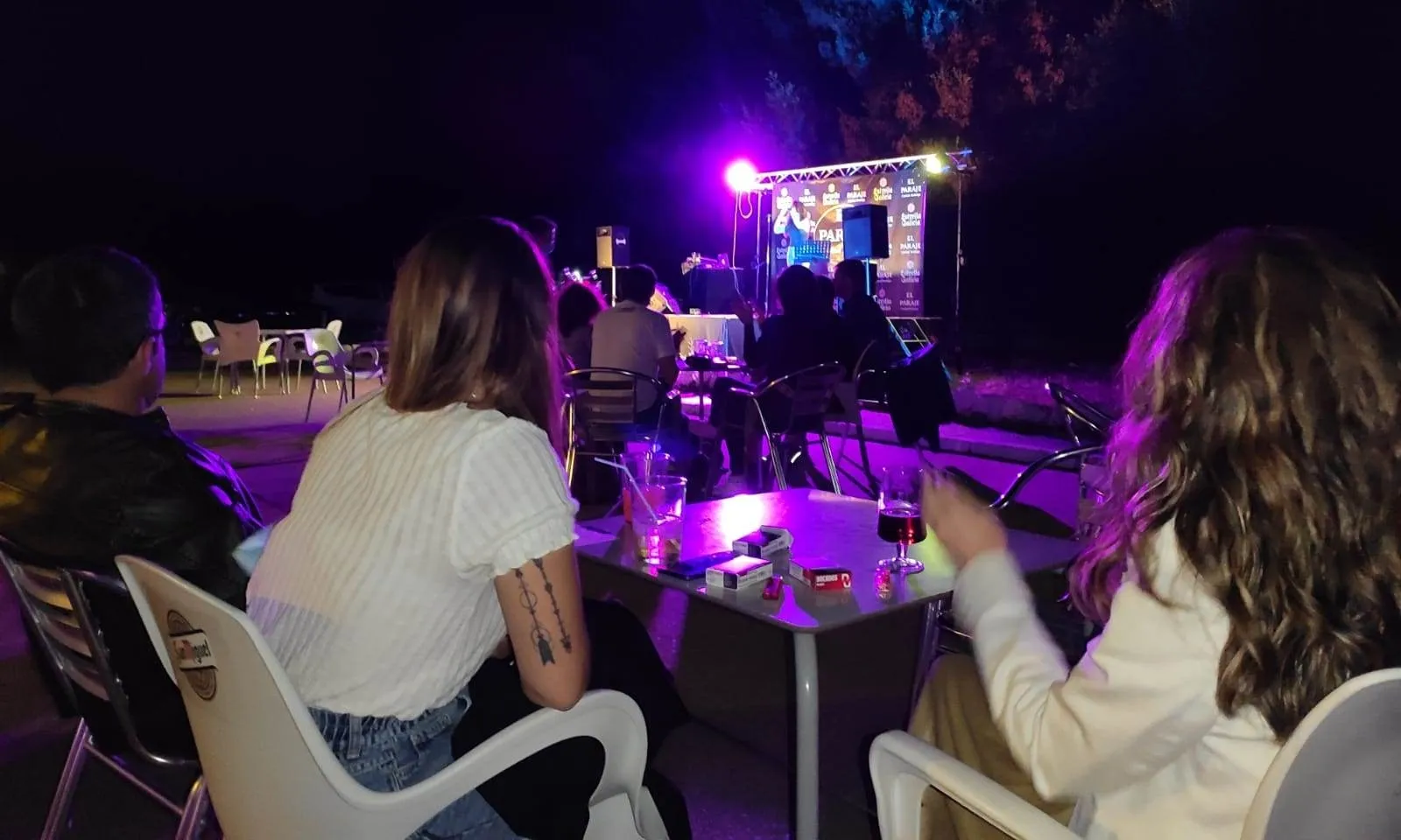 Foto 3 - El Paraje vive un entretenido fin de semana de humor y m&uacute;sica  