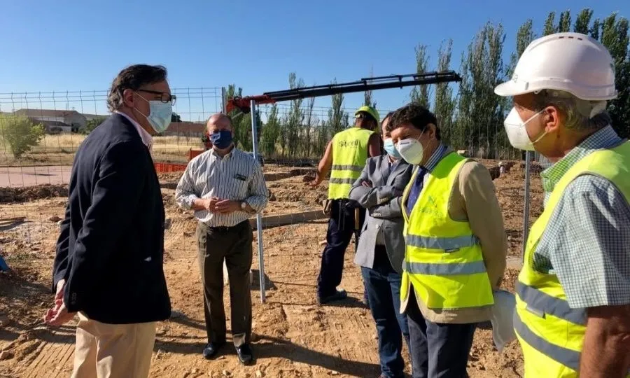 Foto 2 - Comienzan las obras de la &uacute;ltima grada de fondo del Reina Sof&iacute;a y del campo anexo