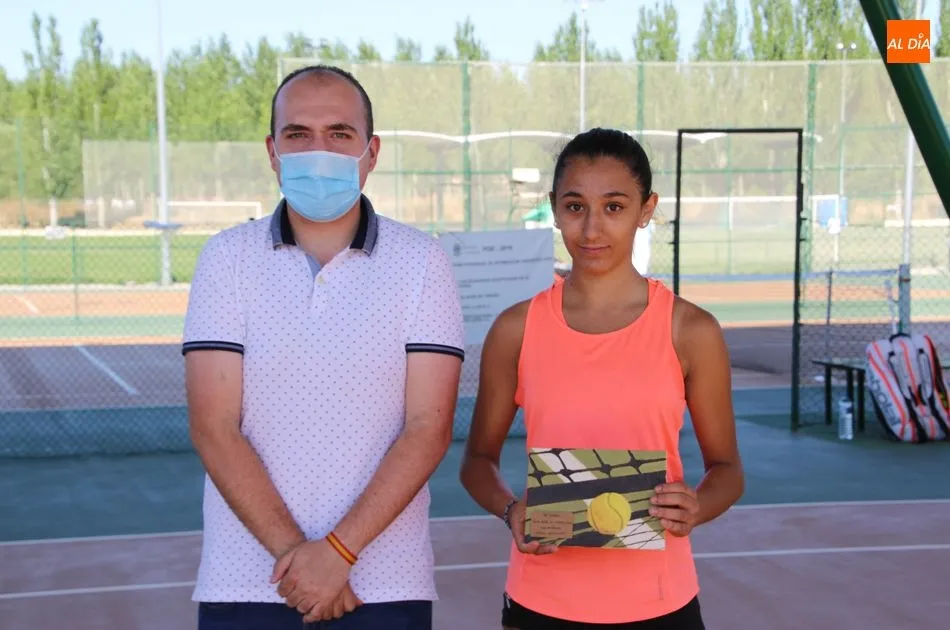 Foto 5 - Iv&aacute;n P&eacute;rez y Andrea Mart&iacute;n, campeones del III Torneo de Tenis Villa Alba de Tormes