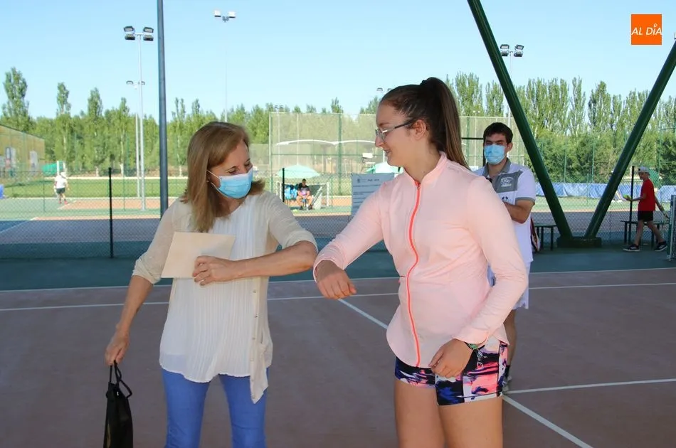Foto 2 - Iv&aacute;n P&eacute;rez y Andrea Mart&iacute;n, campeones del III Torneo de Tenis Villa Alba de Tormes