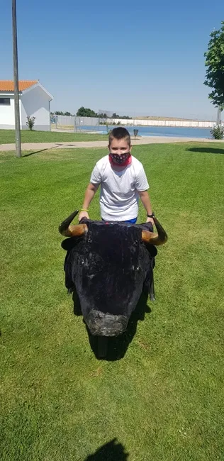 Foto 7 - Un encierro representado para festejar a San Ferm&iacute;n en los Campamentos Urbanos