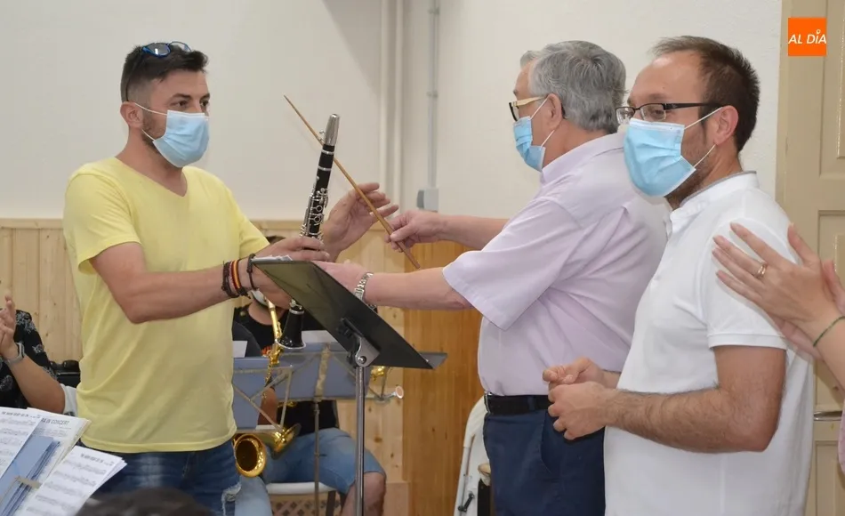 José Mª Sendín coge la batuta del histórico Manolo Pérez de Burgos al frente de la Banda de...