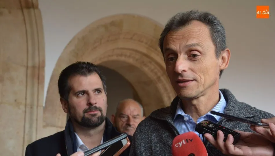 El ministro de Ciencia e Innovación, Pedro Duque, en una de sus visitas a Salamanca. Foto de archivo