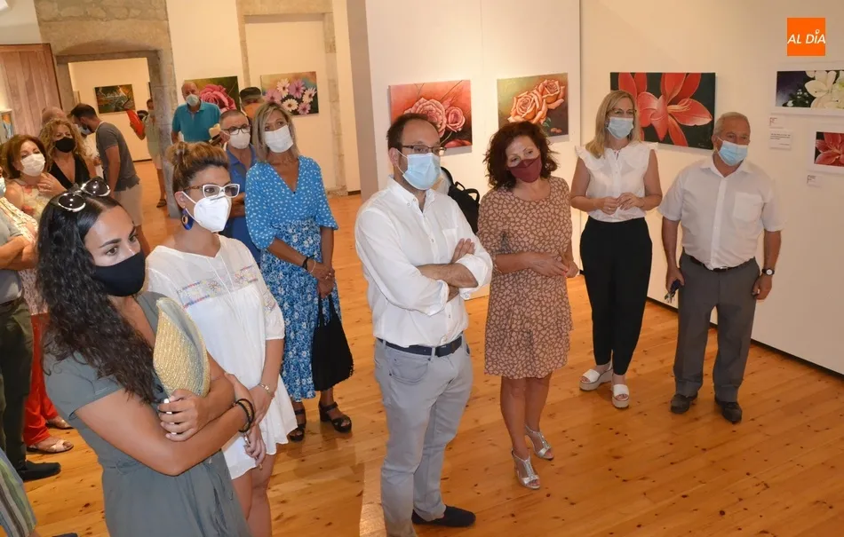 Pilar Rivero da a conocer el lenguaje de las flores en el Palacio de Los Águila  