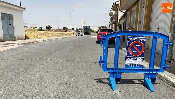 La calle Medina y la Ronda San Lázaro acogen desde este jueves el mercadillo semanal