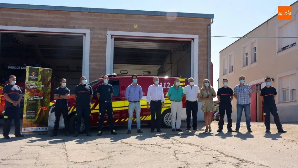 Foto 9 - La Diputaci&oacute;n entrega un veh&iacute;culo de intervenci&oacute;n r&aacute;pida al parque de bomberos de Lumbrales