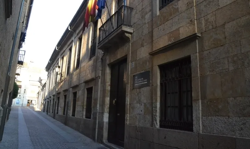 El servicio de comedor de la Escuela Hogar Los Sitios, entre los licitados por la Junta por...