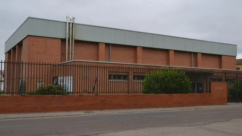 Sale a licitación la limpieza del pabellón del IES Fray Diego Tadeo  