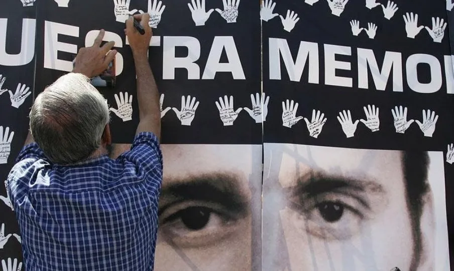 Uno de los homenajes de la Asociación de Víctimas del Terrorismo (AVT) a Miguel Ángel Blanco. Foto EP