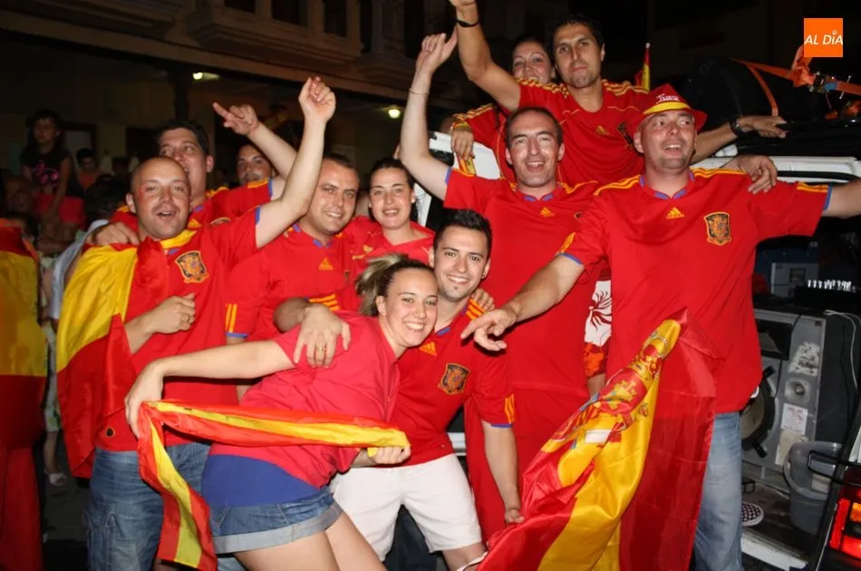Los vecinos de la villa ducal celebraron el Mundial en la Plaza Mayor