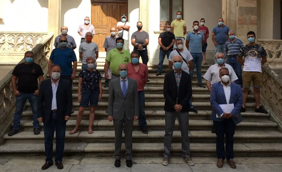 Tres cuadrillas de 5 trabajadores realizarán en la comarca labores de prevención de incendios...