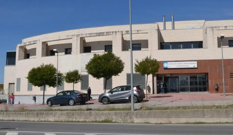 Herida una joven de 17 años en una salida de vía junto a Ciudad Rodrigo  