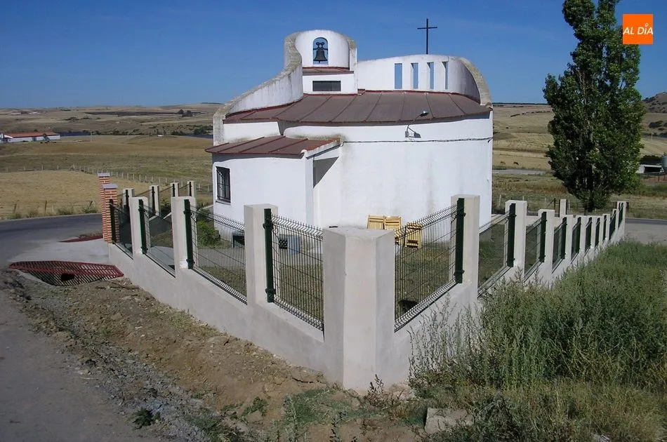 Foto 3 - Amatos de Alba recuerda el 50 aniversario de su iglesia parroquial
