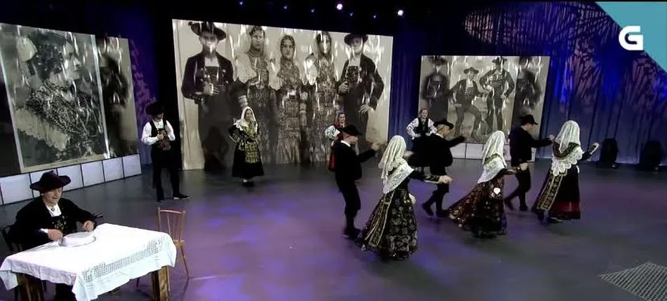 Foto 3 - El Grupo de Coros y Danzas Montaraces y Charros de Salamanca act&uacute;a en la TVG