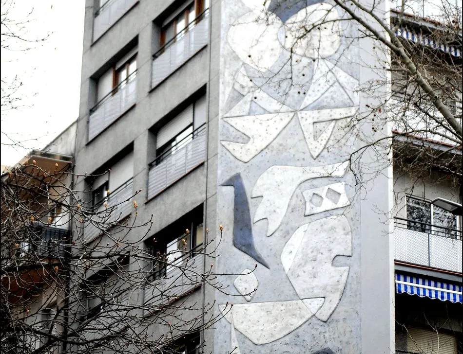 La joya abstracta donde desemboca la calle Van Dyck en el remanso verde de las Salesas, Paseo de Torres Villarroel | Fotos: JOSÉ AMADOR MARTÍN