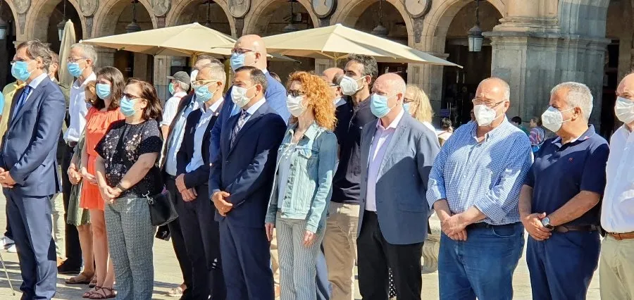 Foto 4 - Las autoridades salmantinas se unen contra el terrorismo y a favor de las v&iacute;ctimas
