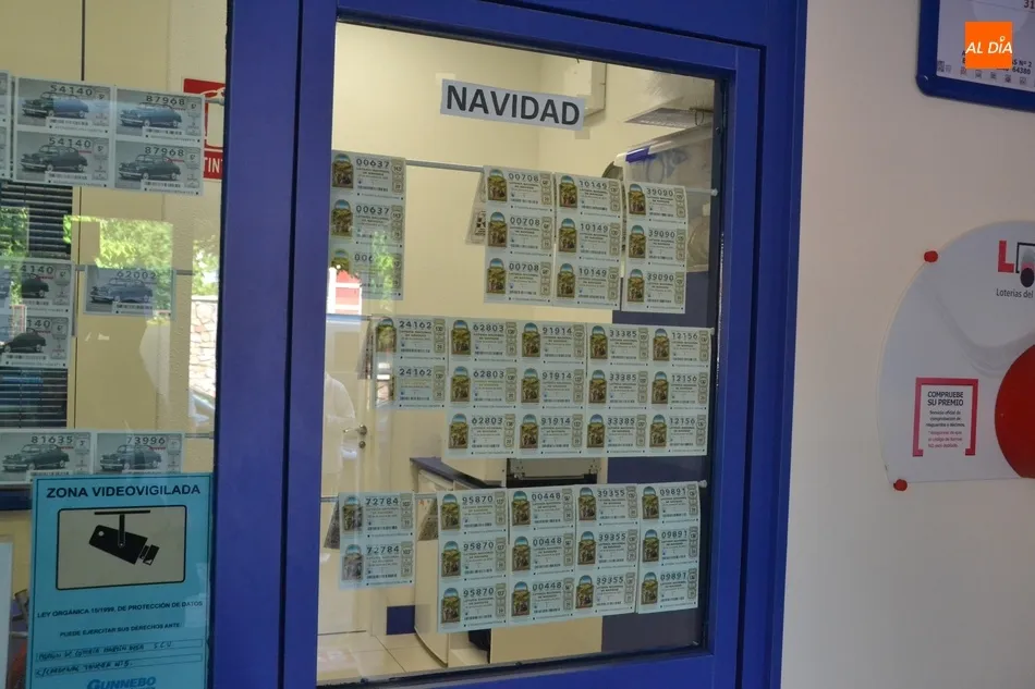 Foto 2 - A la venta los d&eacute;cimos para el Sorteo Extraordinario de la Loter&iacute;a de Navidad  