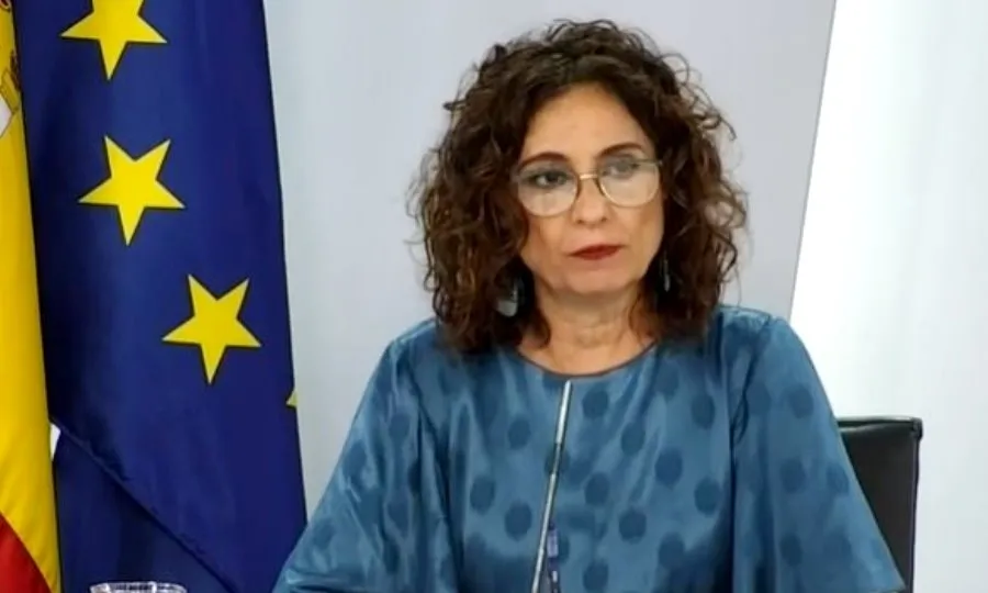 La ministra protavoz María Jesús Montero, durante la rueda de prensa posterior al Consejo de Ministros del 14 de julio de 2021. Foto EP