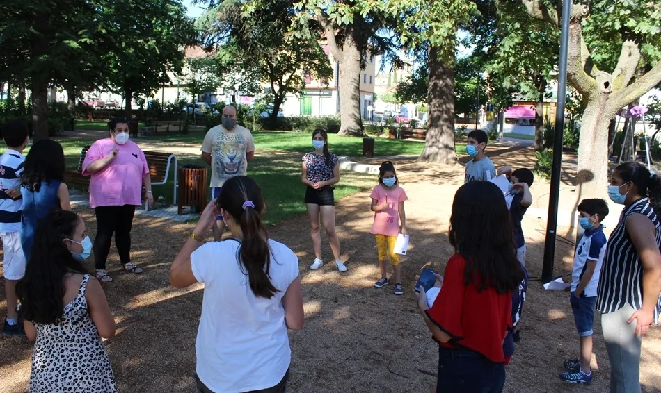 Cáritas desarrolla un campamento urbano con 13 participantes de 8 a 16 años  