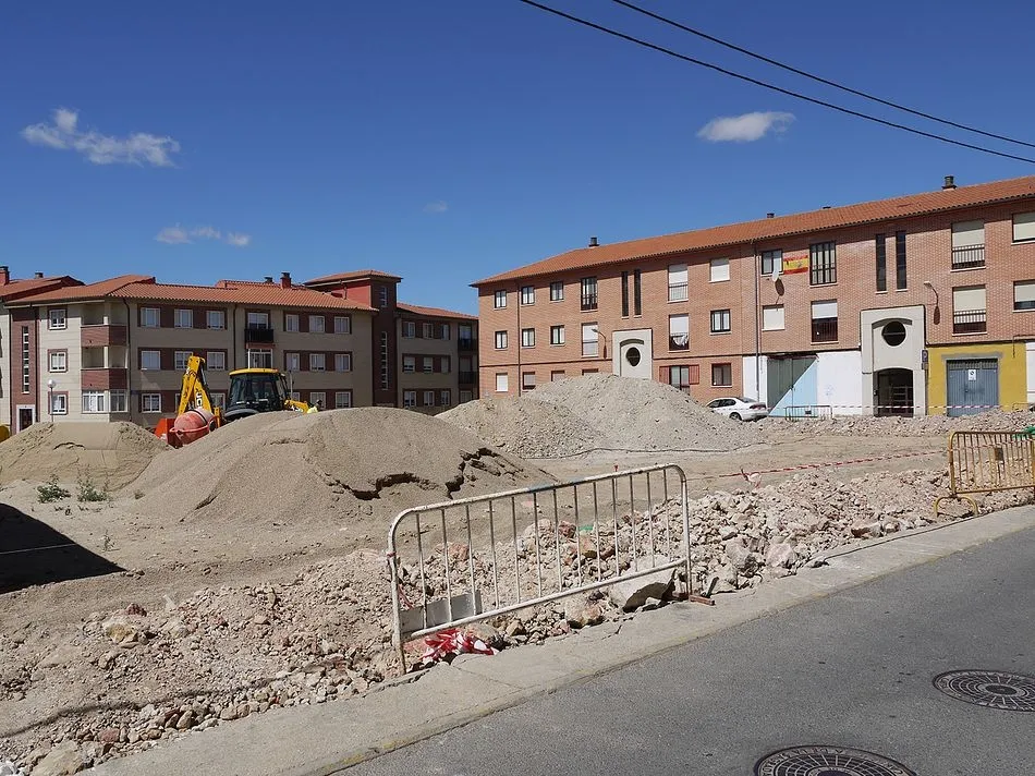 Foto 5 - El Ayuntamiento de Carbajosa mejora las calles del centro antiguo
