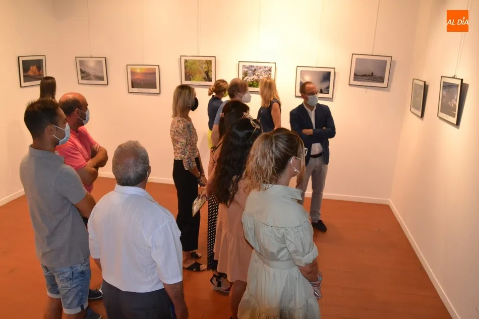 Foto 2 - Inaugurada una exposici&oacute;n de fotograf&iacute;as del Oeste salmantino mostradas en &lsquo;Tu Tiempo&rsquo; de...