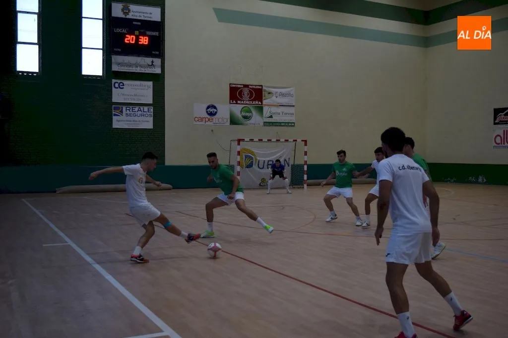 Foto 4 - El Piensos Dur&aacute;n Albense recibe los &aacute;nimos de su afici&oacute;n en el &uacute;ltimo entrenamiento antes del...