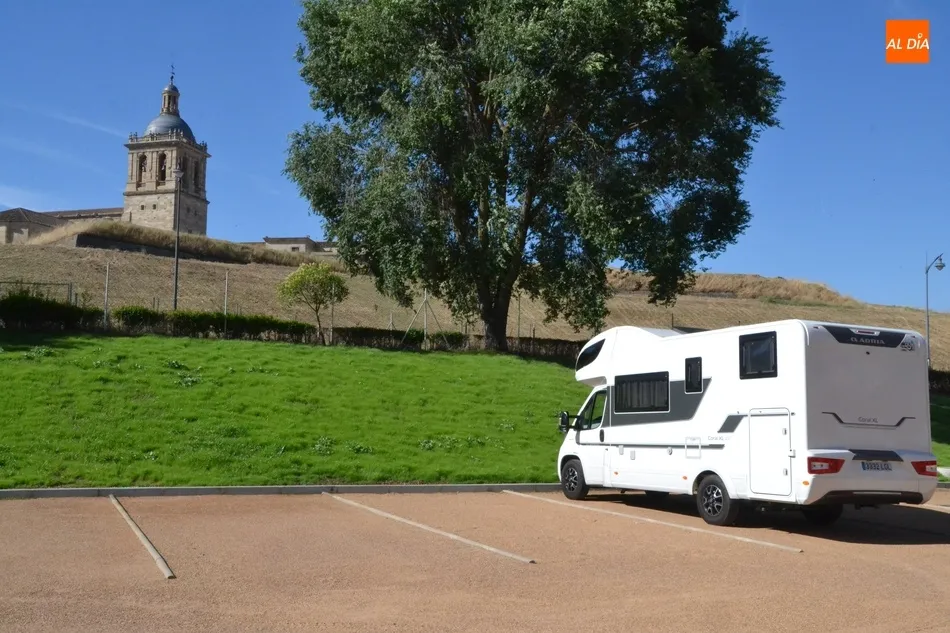 Foto 11 - Entra en funcionamiento el parking de autocaravanas creado en la Avenida de Portugal  