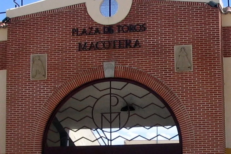 Plaza de toros de Macotera. Archivo