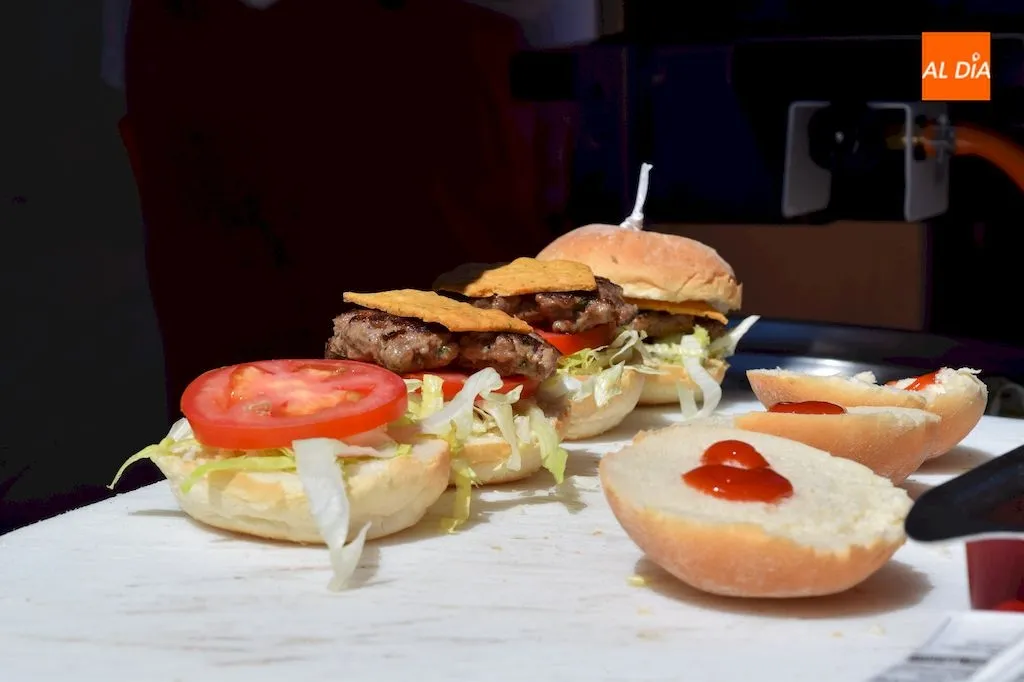 Foto 7 - Restaurante De la Santa sorprende con su hamburguesa con crujiente de potaje