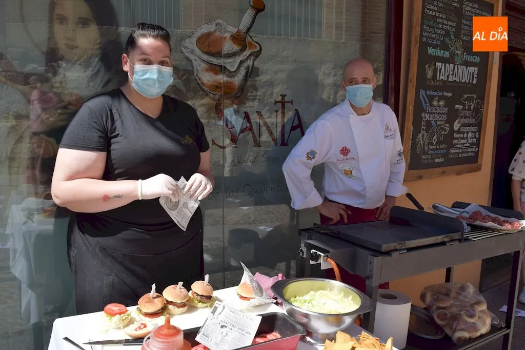 Foto 5 - Restaurante De la Santa sorprende con su hamburguesa con crujiente de potaje