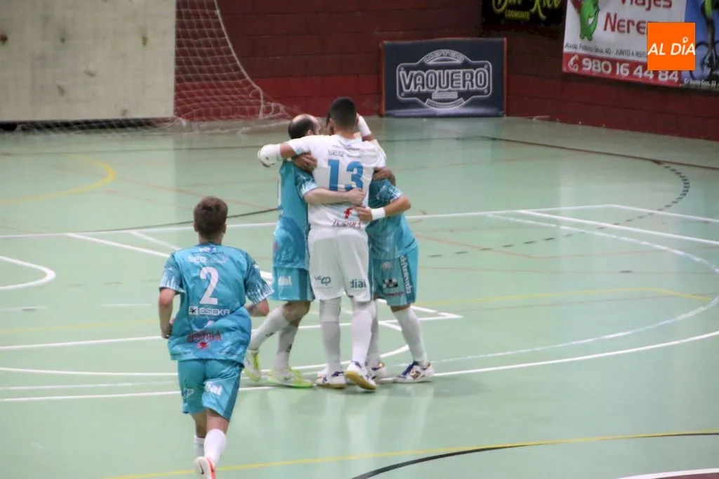 Foto 5 - La pr&oacute;rroga condena al Piensos Dur&aacute;n Albense (5-3)