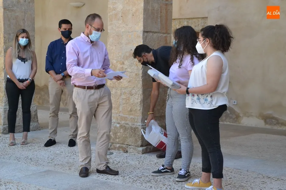 Alumnas integrantes del equipo ganador que sí pudieron estar en la entrega de premios del miércoles
