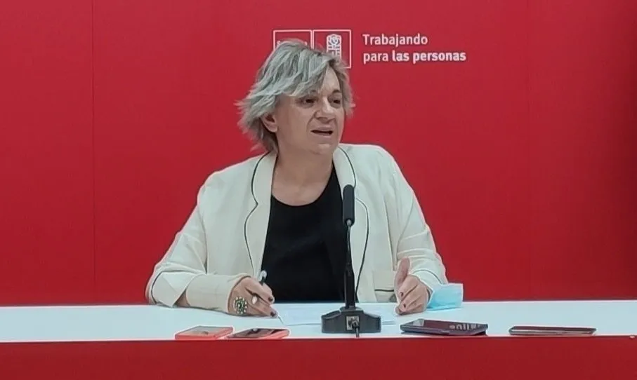 Rueda de prensa de la senadora del PSOE por Salamanca, Elena Diego