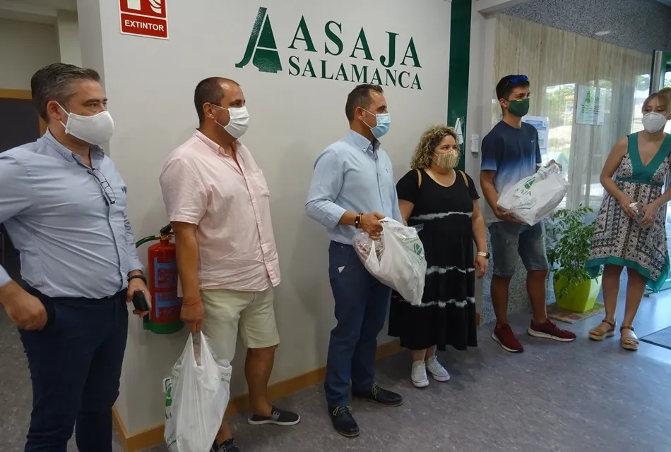Foto 2 - La campa&ntilde;a de Asaja para animar a consumir chulet&oacute;n deja dos premiados en la comarca  