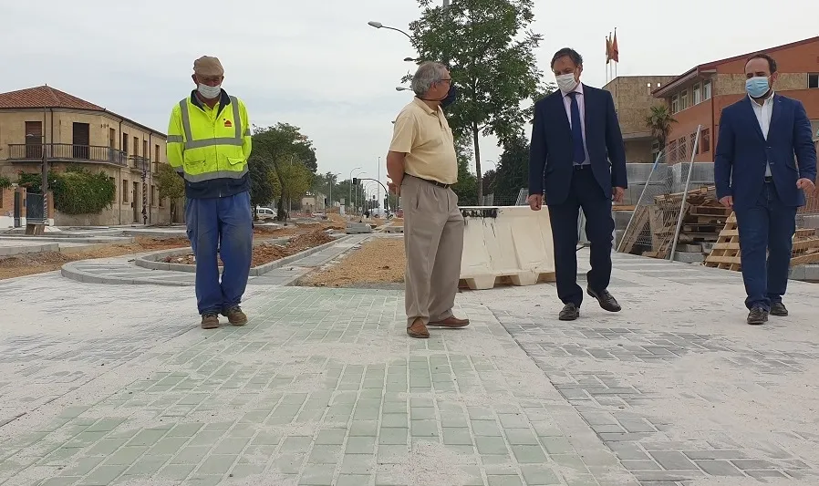 Foto 2 - La avenida de la Merced tendr&aacute; m&aacute;s &aacute;rboles, baldosas antideslizantes y carril bici