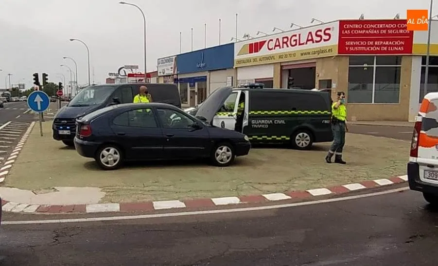 Foto 2 - Cuatro heridos en la colisi&oacute;n de&nbsp;de un turismo y una furgoneta en el pol&iacute;gono de Los Villares